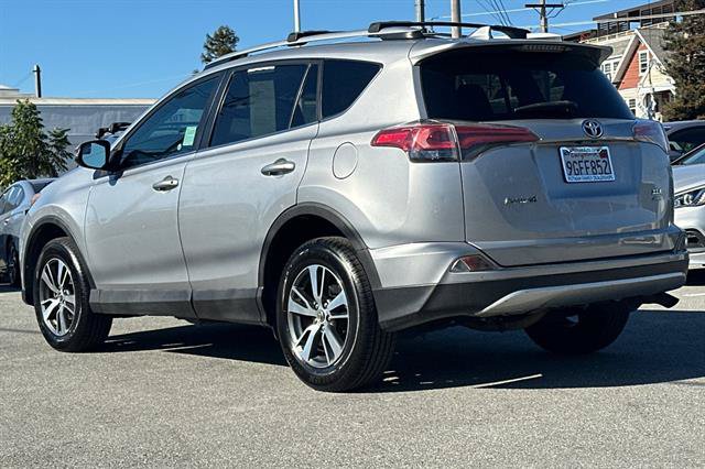 Used 2016 Toyota RAV4 XLE AWD/4WD image 5