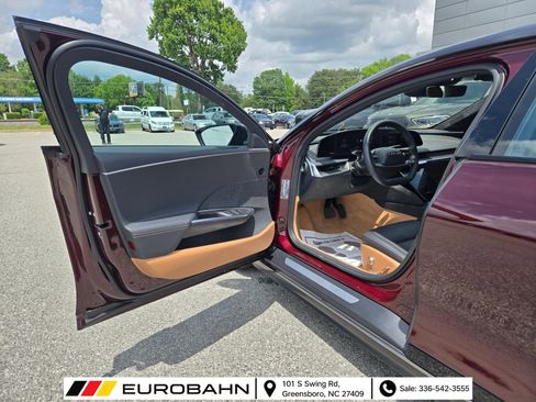 Used 2025 Lucid Air Touring AWD/4WD image 9