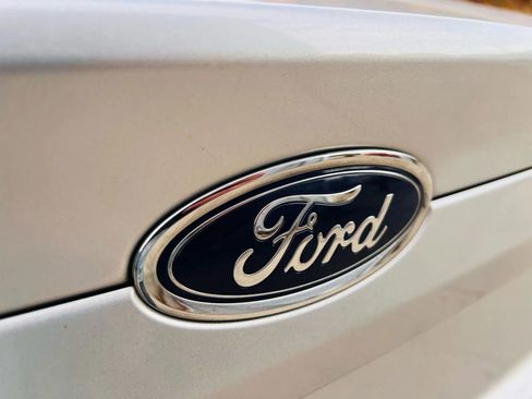 Used 2019 Ford Fusion SEL image 11