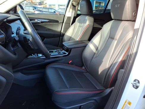 Certified 2023 Buick Envision Essence w/ Sport Touring Package image 8