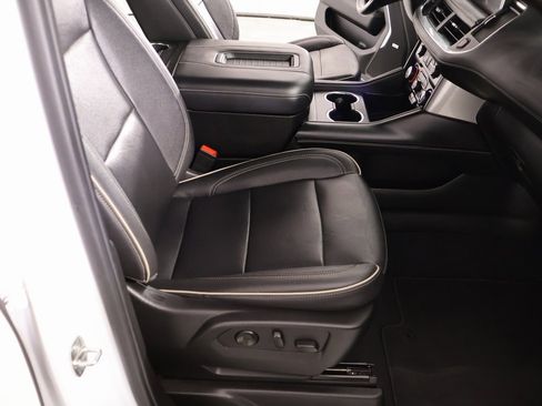 Used 2023 Chevrolet Suburban Premier image 14