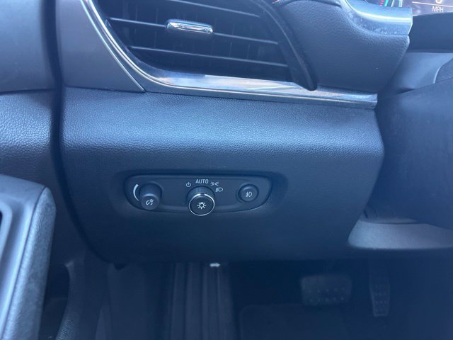 Used 2018 Chevrolet Traverse LT FWD image 21
