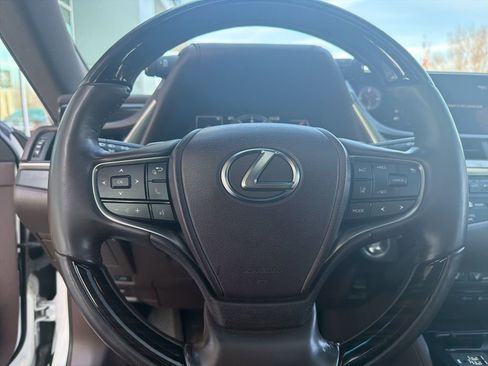 Certified 2021 Lexus ES 250 w/ Premium Package image 23