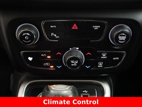 Used 2018 Jeep Compass Latitude w/ Popular Equipment Group image 19