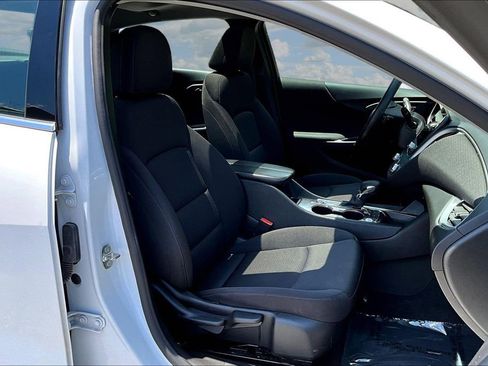 Used 2024 Chevrolet Malibu LT FWD image 31