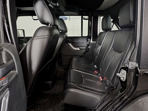 Used 2017 Jeep Wrangler Unlimited Rubicon w/ Connectivity Group image 11