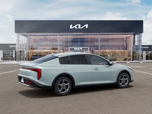 New 2026 Kia K4 LXS FWD image 6