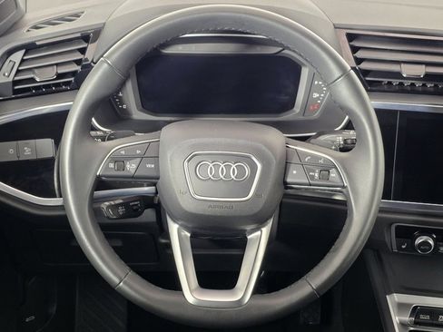 Used 2025 Audi Q3 2.0T Premium image 29