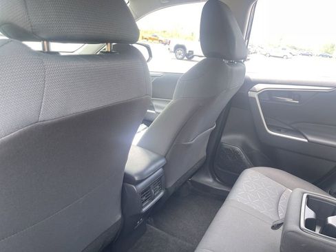 Used 2025 Toyota RAV4 XLE FWD image 23