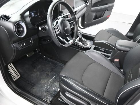 Used 2023 Kia Forte GT-Line w/ GT-Line Premium Package FWD image 8
