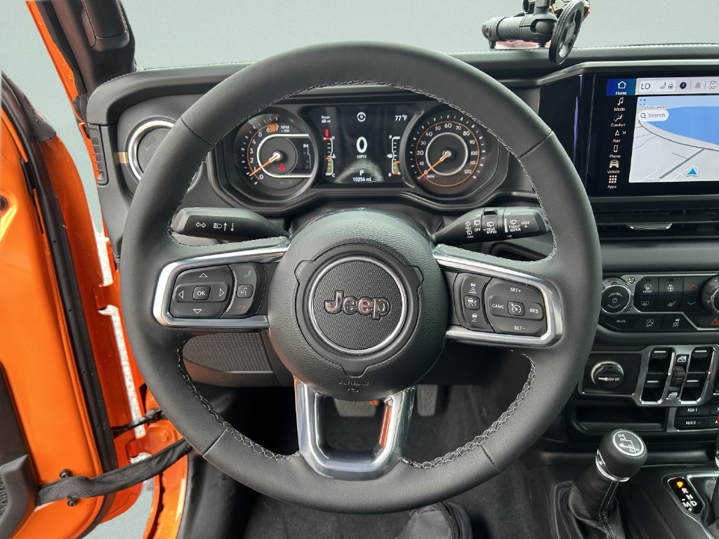 Used 2025 Jeep Wrangler Unlimited Sahara AWD/4WD image 30