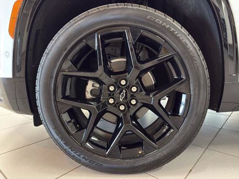 New 2026 Chevrolet Traverse RS w/ LPO, Floor Liner Package image 9