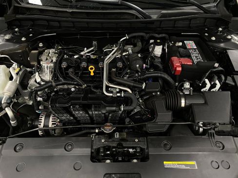 Certified 2025 Nissan Altima 2.5 SV FWD image 10