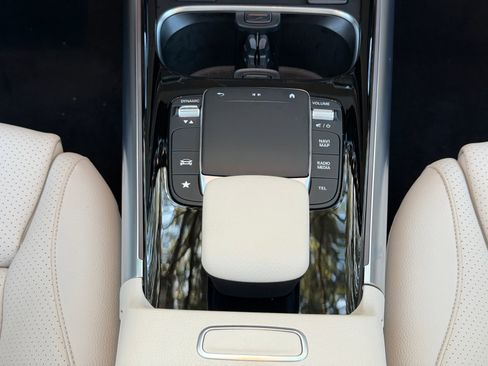 Certified 2022 Mercedes-Benz GLA 250 image 17