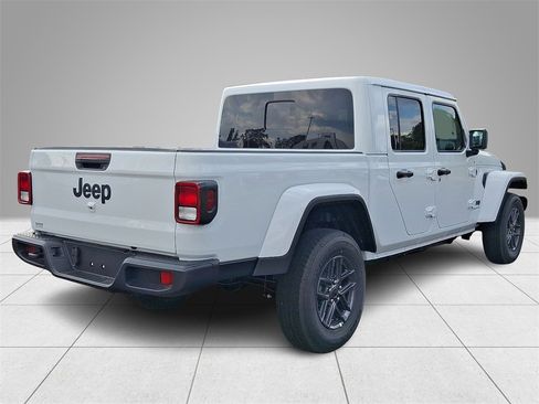 New 2025 Jeep Gladiator Sport image 3