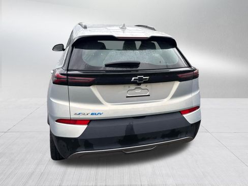 Used 2023 Chevrolet Bolt EUV LT w/ Convenience Package FWD image 6