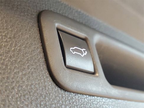 Used 2022 Toyota Highlander XSE image 9