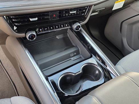 New 2026 Chevrolet Tahoe LS image 20