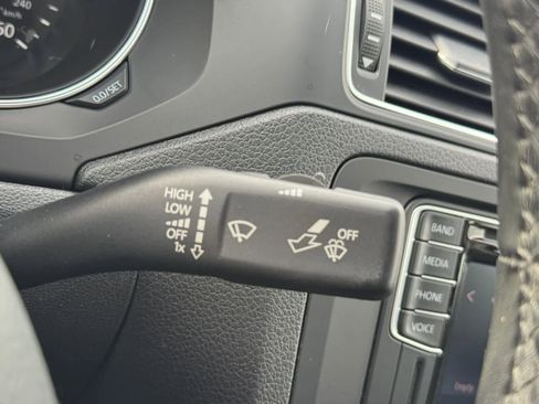 Used 2016 Volkswagen Jetta SE image 19