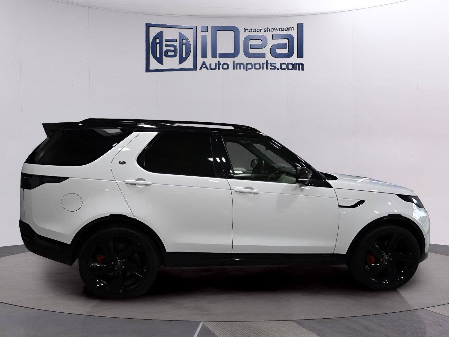 Used 2022 Land Rover Discovery HSE R-Dynamic AWD/4WD image 6