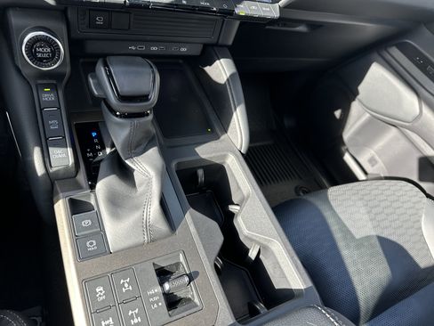 Used 2024 Toyota Land Cruiser image 19