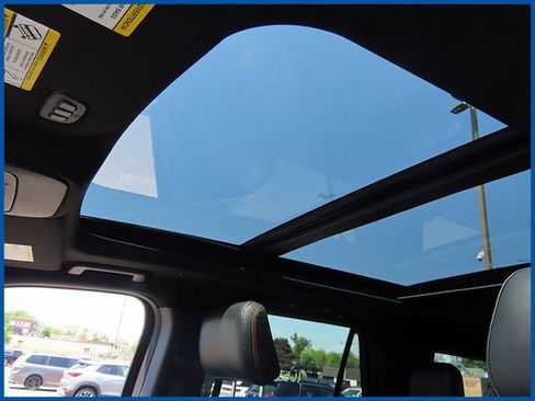 Used 2025 Ford Expedition Tremor AWD/4WD image 17
