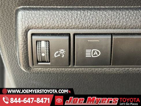 Used 2025 Toyota Corolla LE image 24