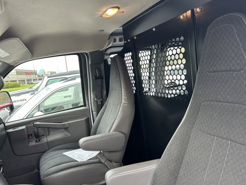 Used 2024 GMC Savana 2500 w/ Driver Convenience Package RWD image 16