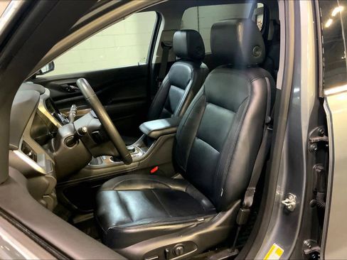 Used 2021 GMC Acadia SLE w/ Driver Convenience Package image 7