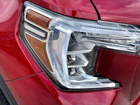 Used 2021 GMC Sierra 1500 AT4 w/ AT4 Value Package AWD/4WD image 28