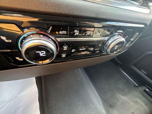 Used 2024 GMC Sierra 1500 Elevation image 33