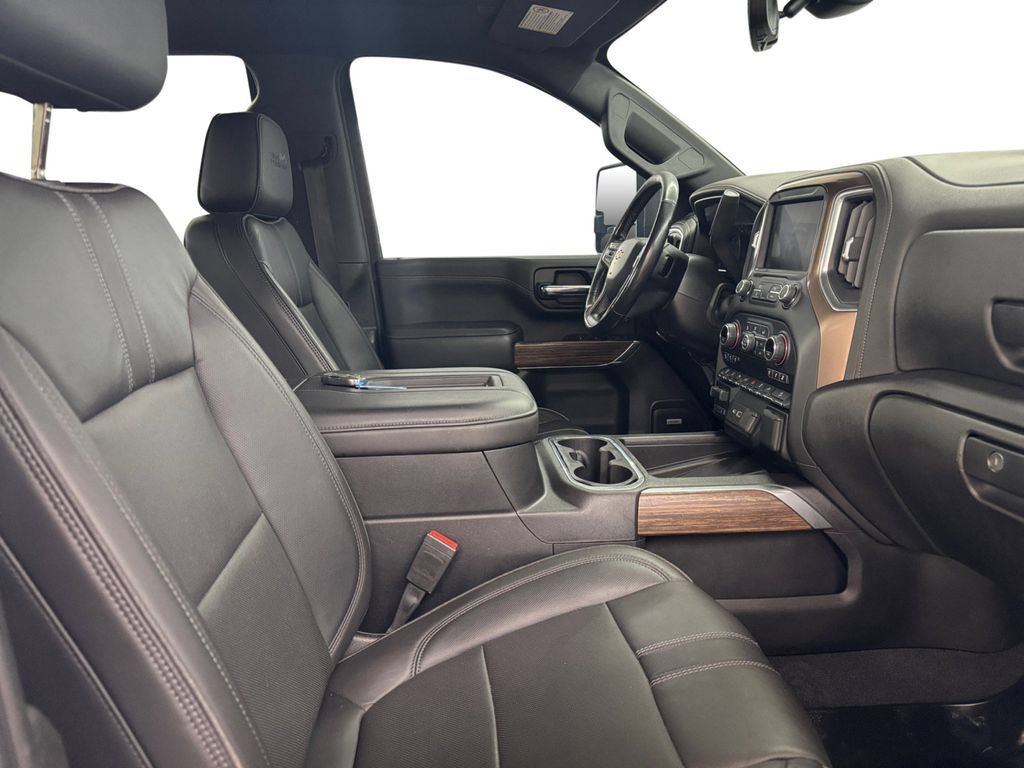 Used 2020 Chevrolet Silverado 2500 High Country w/ Technology Package AWD/4WD image 17