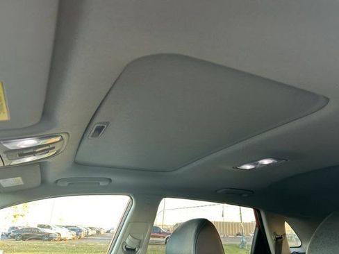 Used 2021 Kia Niro EX Premium w/ Cold Weather Package image 34