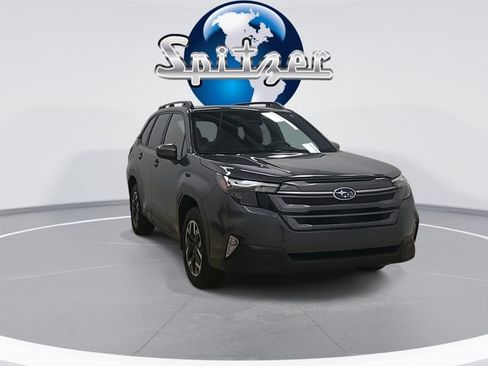 Used 2025 Subaru Forester Premium image 3