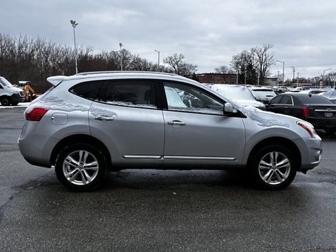 Used 2013 Nissan Rogue SV image 4