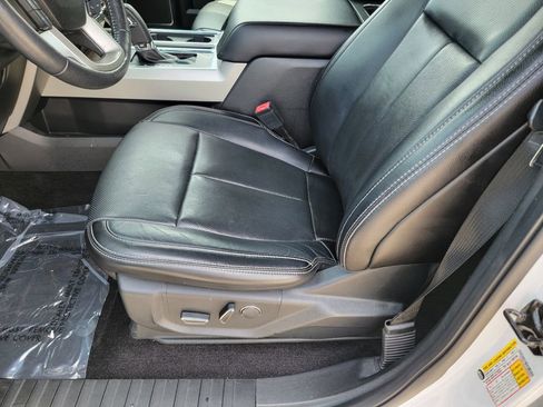 Used 2018 Ford F150 Lariat w/ Equipment Group 502A Luxury AWD/4WD image 11