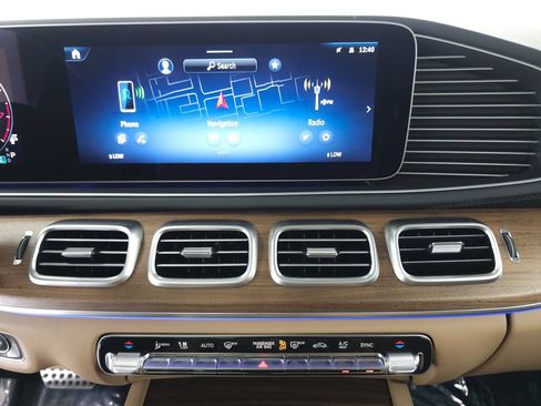 Used 2026 Mercedes-Benz GLS 580 4MATIC image 17