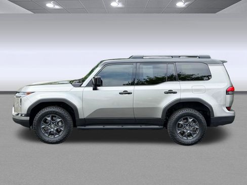 Used 2024 Lexus GX 550 AWD/4WD image 2