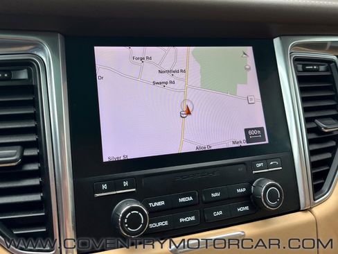 Used 2017 Porsche Macan Turbo image 18