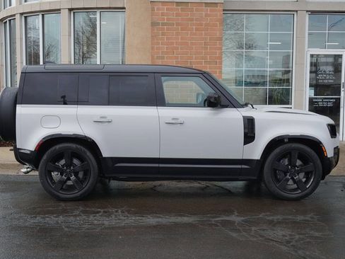 Used 2026 Land Rover Defender 110 X-Dynamic SE AWD/4WD image 8