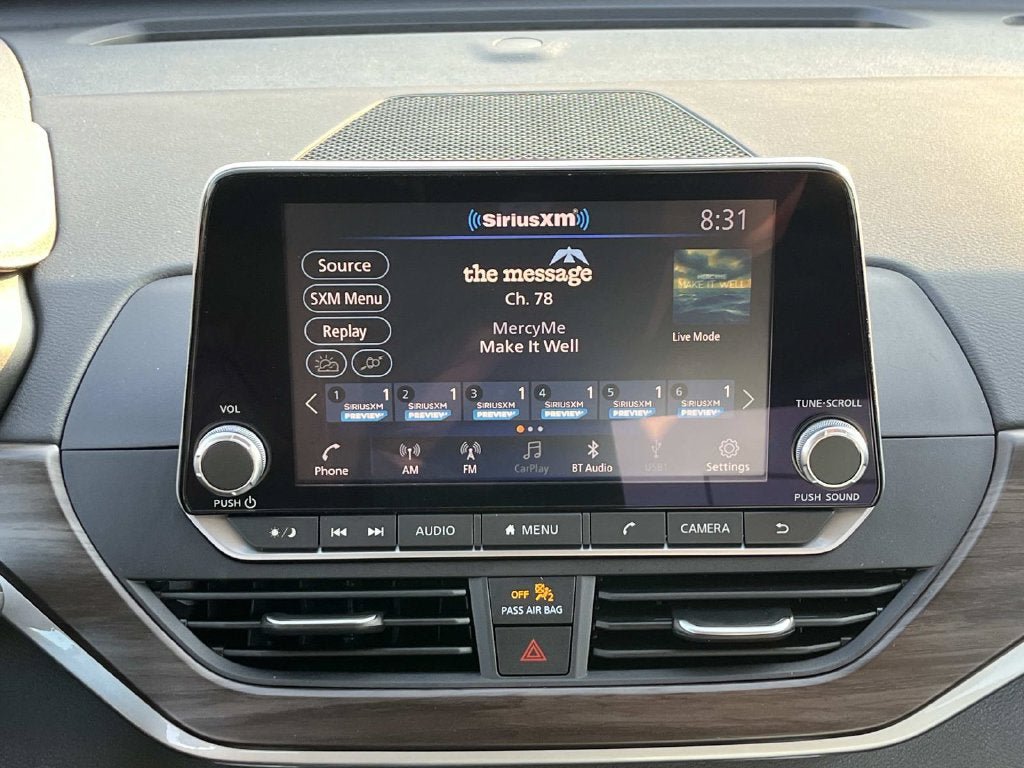 Used 2025 Nissan Altima 2.5 SV FWD image 12