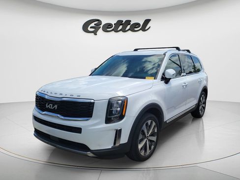 Used 2022 Kia Telluride EX w/ EX Premium Package FWD image 2
