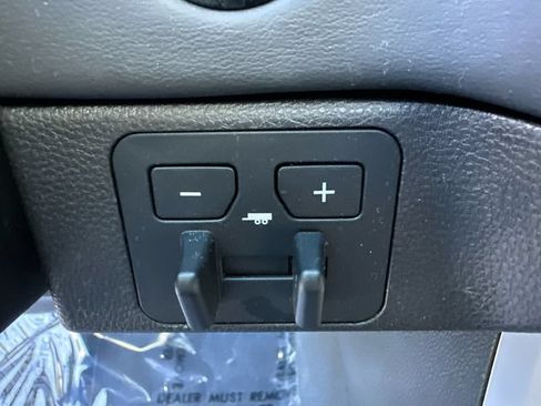 Certified 2025 Toyota Tundra Platinum AWD/4WD image 40