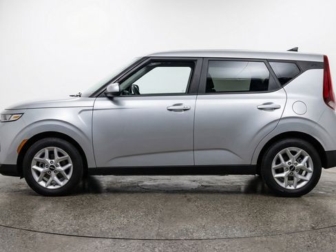 Used 2025 Kia Soul LX w/ LX Technology Package image 5