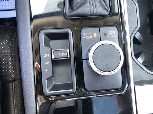 Used 2023 Toyota Sequoia Limited image 24