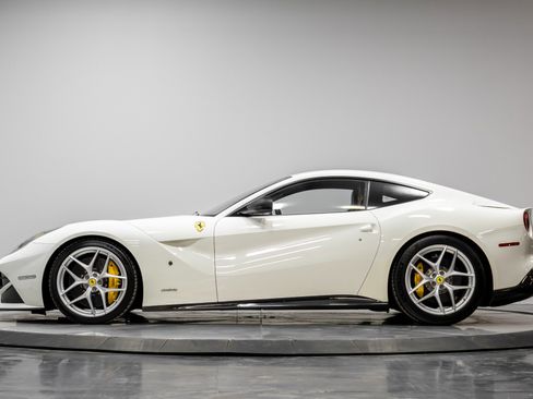 Used 2015 Ferrari F12 Berlinetta image 24