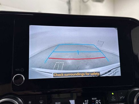 Certified 2023 Toyota Highlander LE image 19