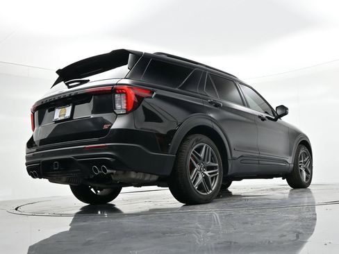 Used 2025 Ford Explorer ST w/ Sun And Sound Package image 23