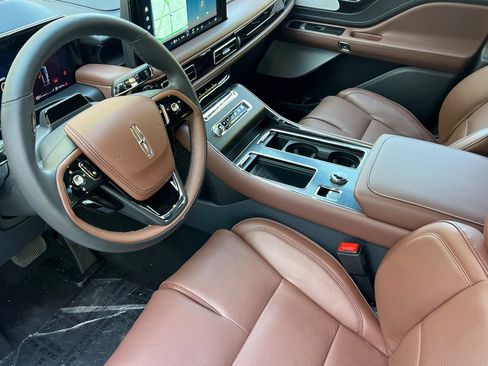 New 2026 Lincoln Aviator Reserve AWD/4WD image 7