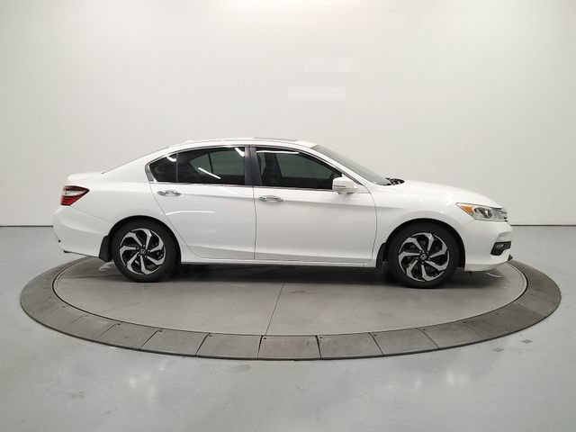 Used 2017 Honda Accord EX-L image 9